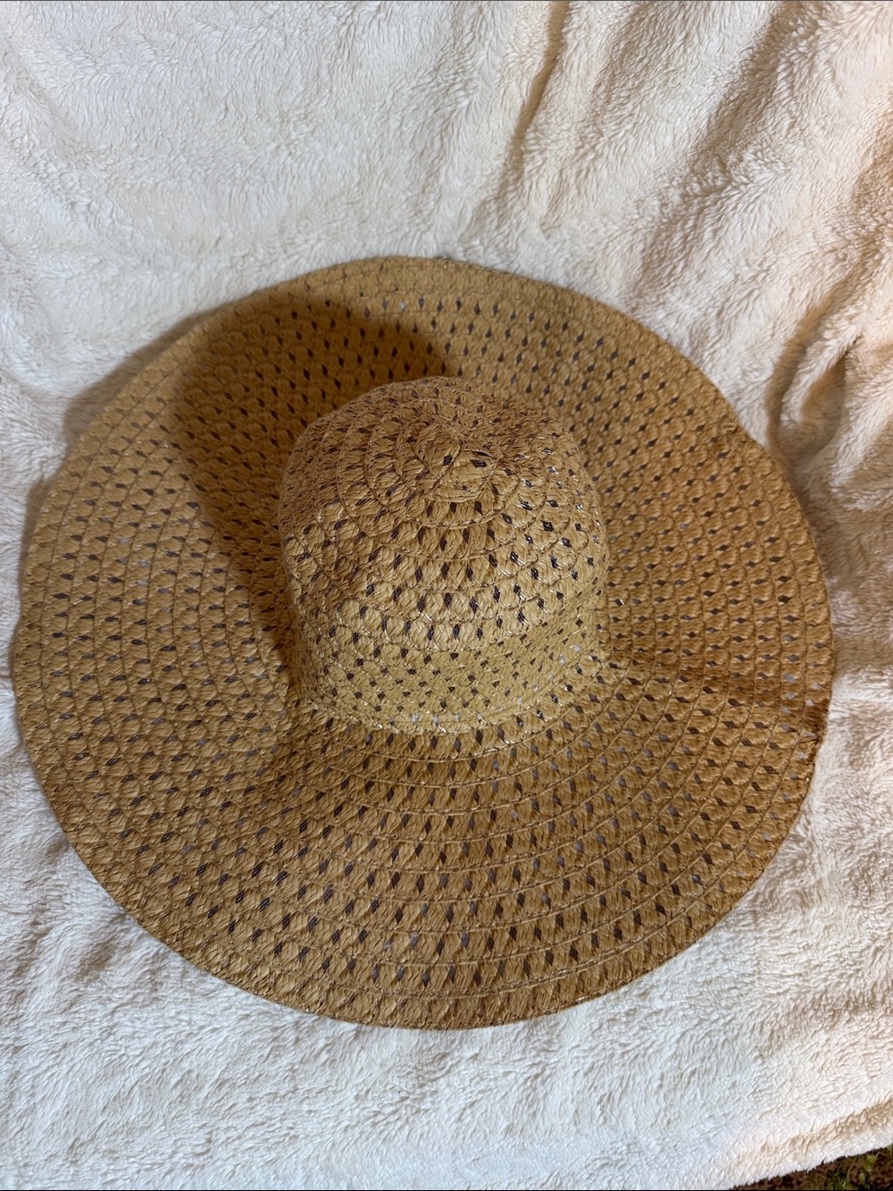 Womens Wide Brim Floppy Straw Sun Hat Tan Open Weave Paper Straw One Size